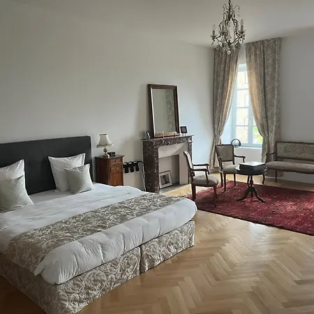 Chateau Camus Bed & Breakfast